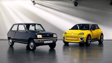 Renault-5-EV-interior-sneak-peek